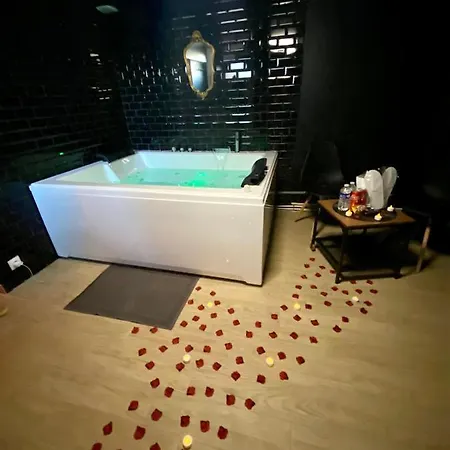 Le Cineglam Spa Lägenhet *